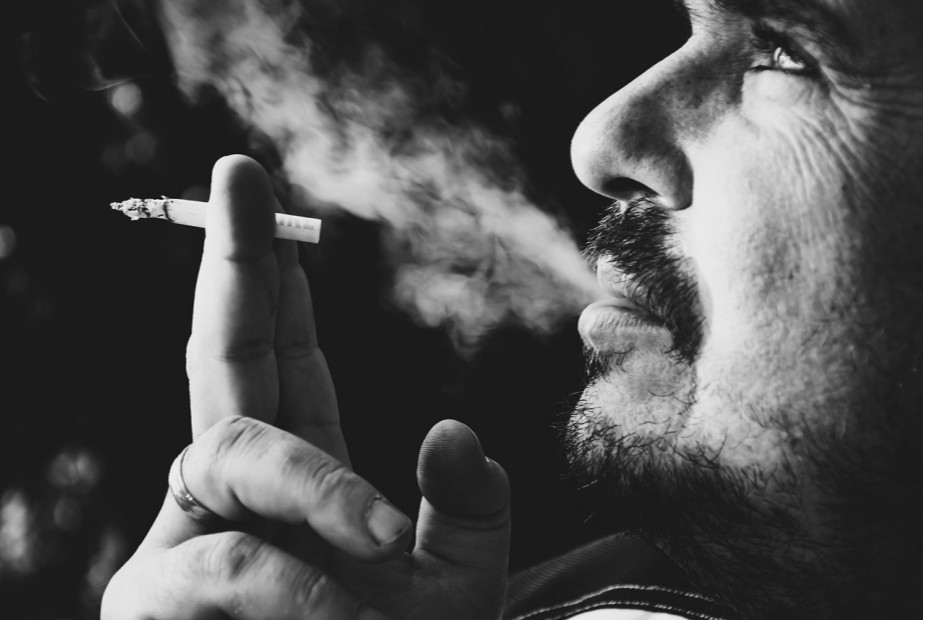 Demissão por dependência química é discriminatória, afirma TST