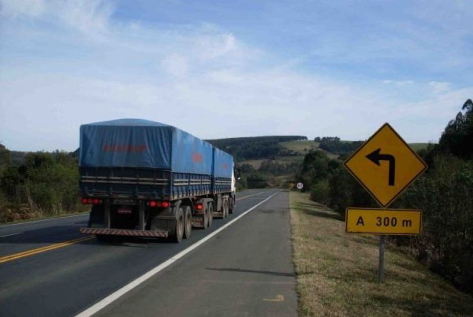 Justiça do Trabalho rejeita ação regressiva contra caminhoneiro que causou acidente Justiça do Trabalho rejeita ação regressiva contra caminhoneiro que causou acidente