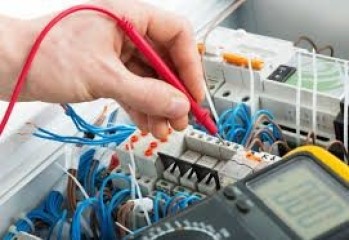 Eletricista não receberá adicionais de periculosidade e insalubridade cumulativamente