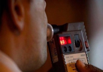 Motorista submetido a teste do bafômetro pela empresa não comprova dano moral