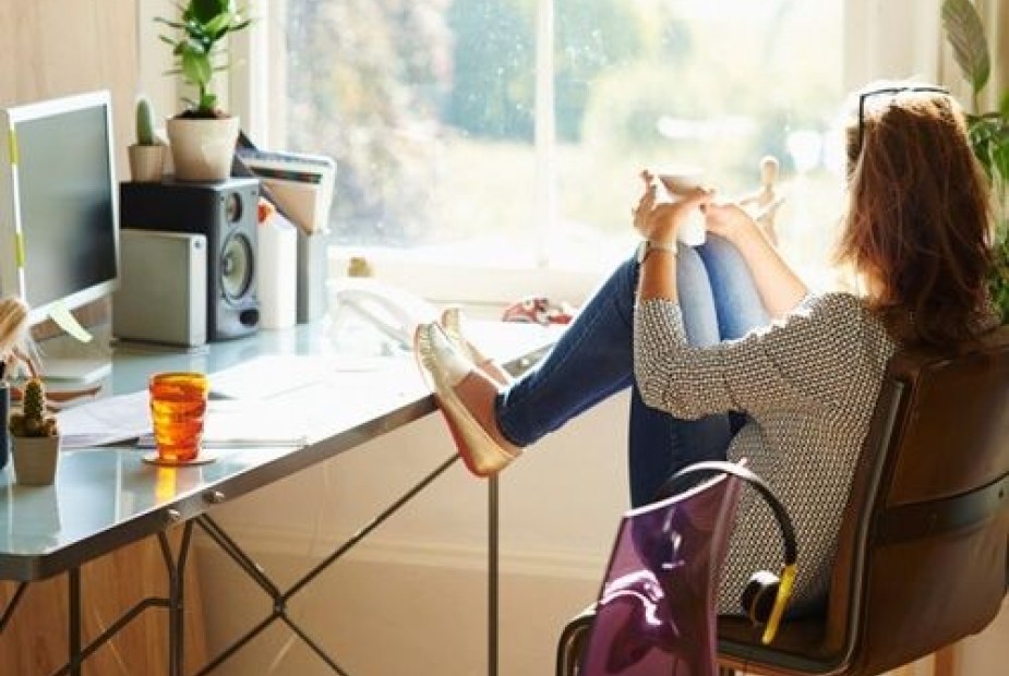 Gerente de multinacional que trabalhava no sistema de home office não receberá horas extras Gerente de multinacional que trabalhava no sistema de home office não receberá horas extras