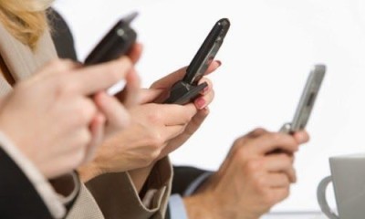 Uso excessivo de celular no trabalho é motivo para demissão por justa causa Uso excessivo de celular no trabalho é motivo para demissão por justa causa