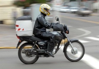 Por dar moto a empregado, empresa deve indenizar em caso de acidente