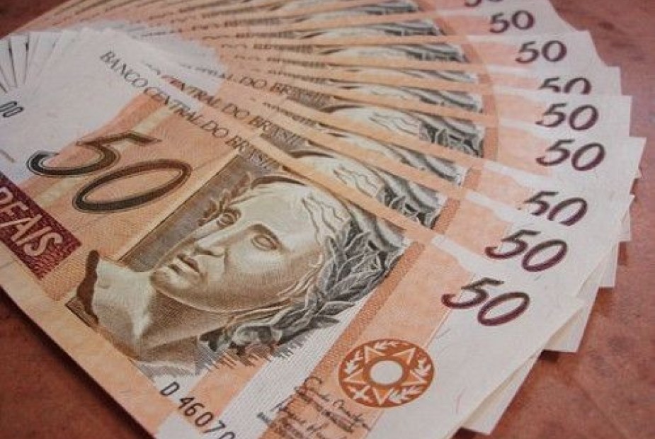 Empregado em cargo de confiança pode receber em dobro por trabalhar nos domingos e nos feriados Empregado em cargo de confiança pode receber em dobro por trabalhar nos domingos e nos feriados