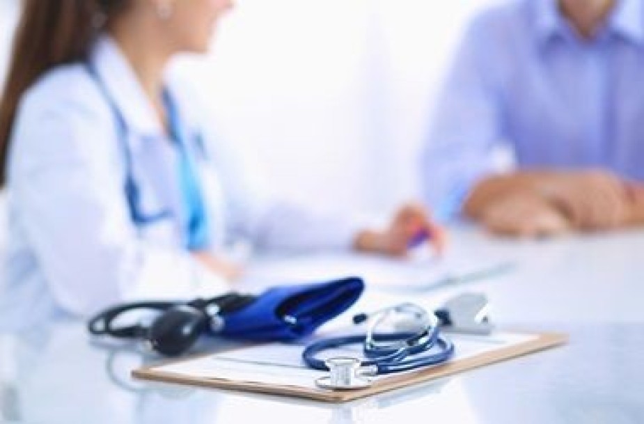 Laboratório de medicina diagnóstica pode contratar médicos como pessoa jurídica
