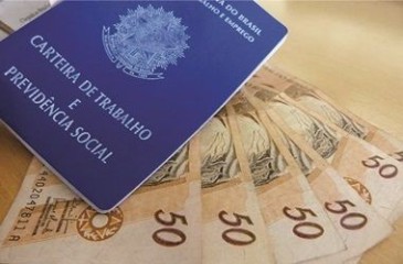 Incide contribuição previdenciária em pagamentos de PLR sem participação do empregado
