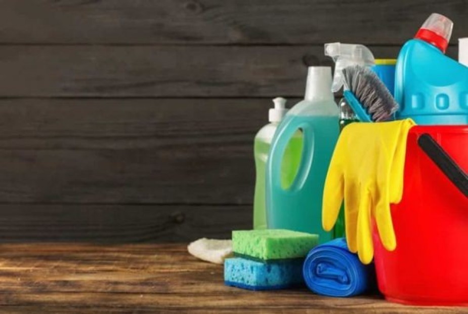 Uso de produtos de limpeza comum não garante adicional de insalubridade a atendente de farmácia