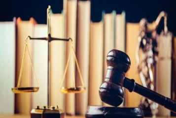 Juiz nega indenização a empregada que contraiu covid-19 por não ter sido comprovada a relação entre o contágio e o trabalho