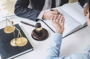 Norma coletiva de trabalho que favorece empregador não é válida sem contrapartida para os trabalhadores