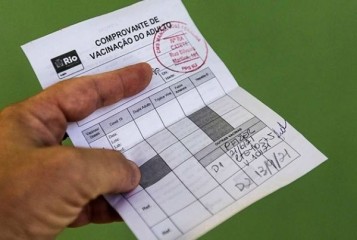 Rede questiona portaria que proíbe demissão por ausência de comprovante de vacinação