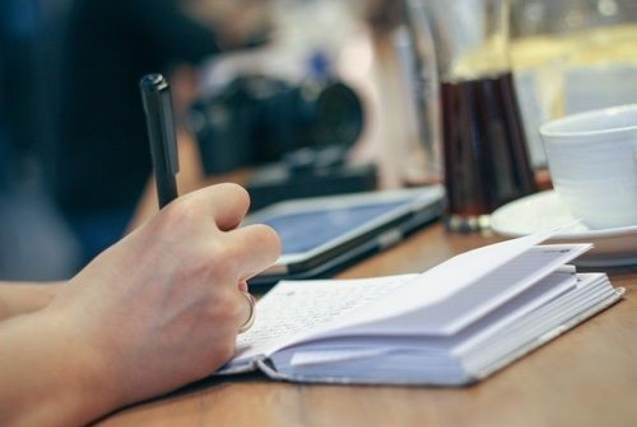 Empregado que pede demissão tem direito a receber participação em lucros e resultados Empregado que pede demissão tem direito a receber participação em lucros e resultados