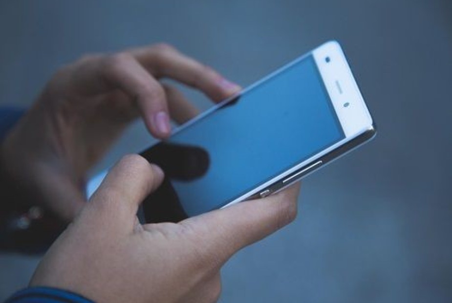 Trabalhadora de Contagem que teve imagem utilizada em material promocional na internet receberá indenização Trabalhadora de Contagem que teve imagem utilizada em material promocional na internet receberá indenização