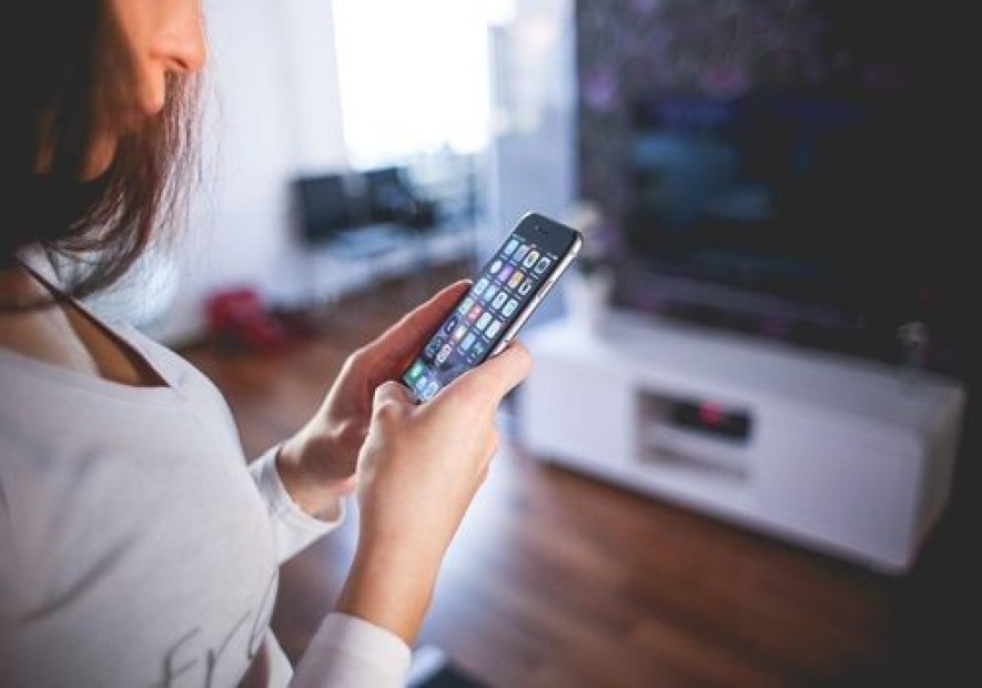 Justiça do Trabalho considera provas ilícitas gravações e prints de conversas por meio de aplicativo próprio de empresa