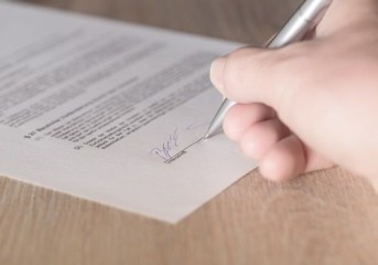 O TÉRMINO DO CONTRATO DE EXPERIÊNCIA NA OCORRÊNCIA DE INCAPACIDADE PARA O TRABALHO POR ATESTADO MÉDICO