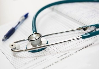 ATESTADO MÉDICO NO PERÍODO QUE ANTECEDE E DURANTE O GOZO DAS FÉRIAS: QUAL A CONDUTA ADMINISTRATIVA?