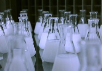 Negado vínculo de emprego entre representante comercial e empresa farmacêutica