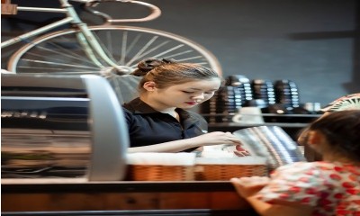 Gerente humilhada por chefe de cozinha é indenizada por dano moral Gerente humilhada por chefe de cozinha é indenizada por dano moral