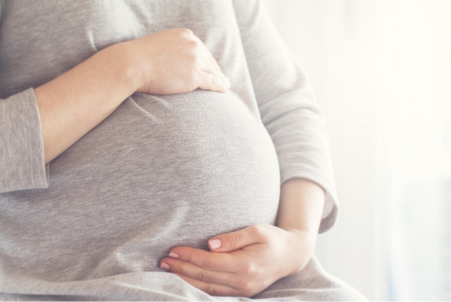Analista de logística que trabalhava durante licença-maternidade deverá ser indenizada