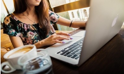 Reconhecido vínculo de emprego de estagiária contratada sem Termo de Compromisso