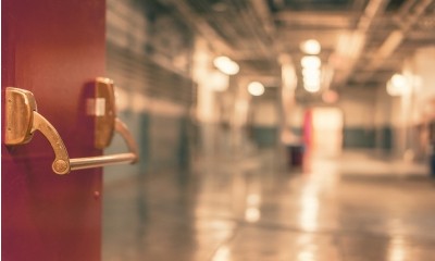 Auxiliar de hospital não terá de devolver valores pagos a mais por erro administrativo