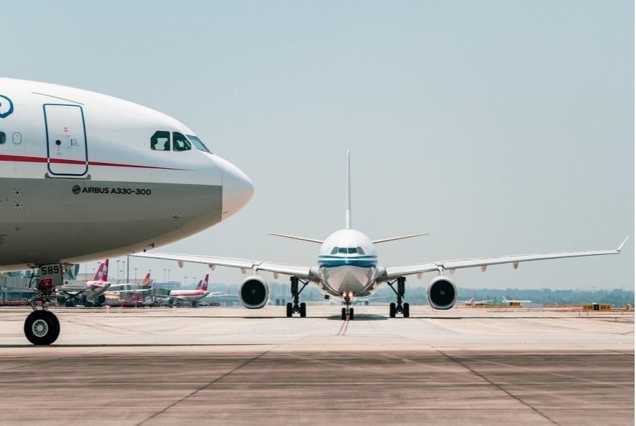 Indústria aeronáutica é condenada por expor quadro de empregados faltosos
