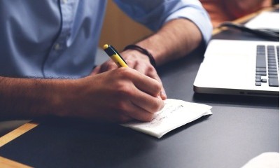 Subordinação direta e grupo econômico justificam reconhecimento de vínculo de terceirizados