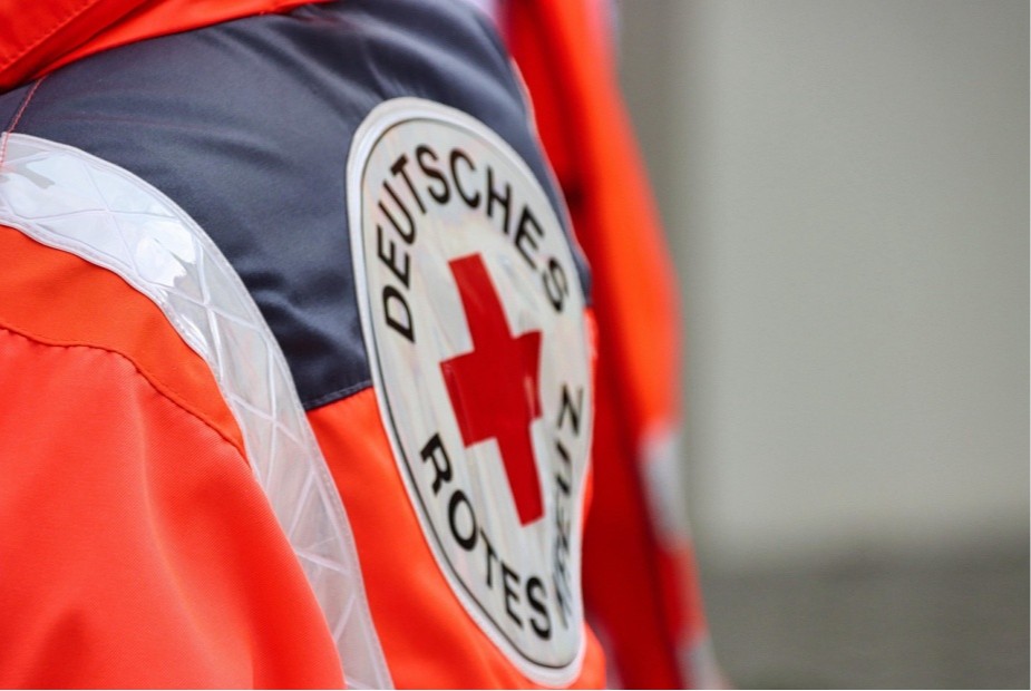 Motorista de ambulância será indenizado pelos gastos com higienização de uniforme após comprovar contato com secreções dos pacientes