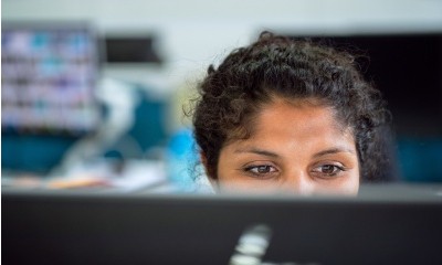 Mantida justa causa de trabalhadora que apresentou atestado médico e foi trabalhar para outro empregador