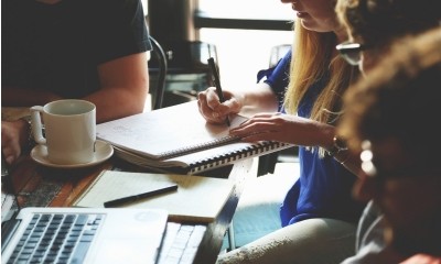 A compatibilidade entre a tese jurídica do Tema 555 do STF e a manutenção das medidas de saúde e segurança no ambiente de trabalho