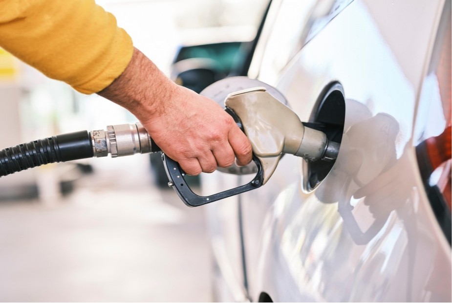 Mantida justa causa de motorista que tentou abastecer carro particular com cartão corporativo Mantida justa causa de motorista que tentou abastecer carro particular com cartão corporativo