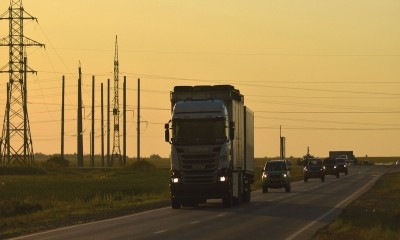 Indústria terá de indenizar motorista que pernoitava no baú do caminhão