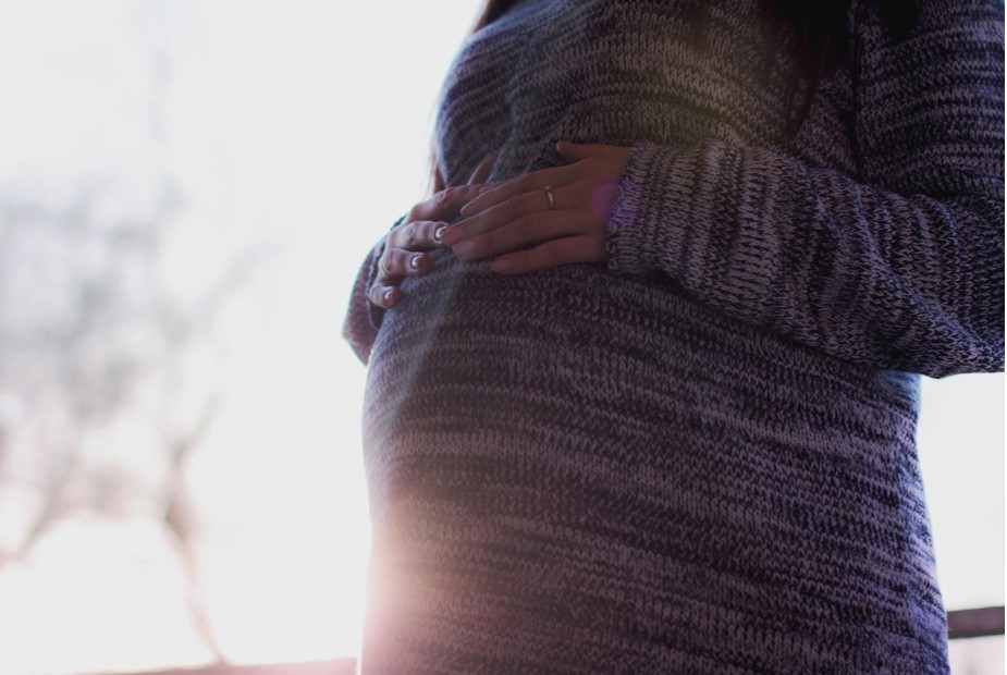 Confirmada justa causa de trabalhadora que abandonou emprego por mais de 30 dias e só depois informou ser gestante Confirmada justa causa de trabalhadora que abandonou emprego por mais de 30 dias e só depois informou ser gestante
