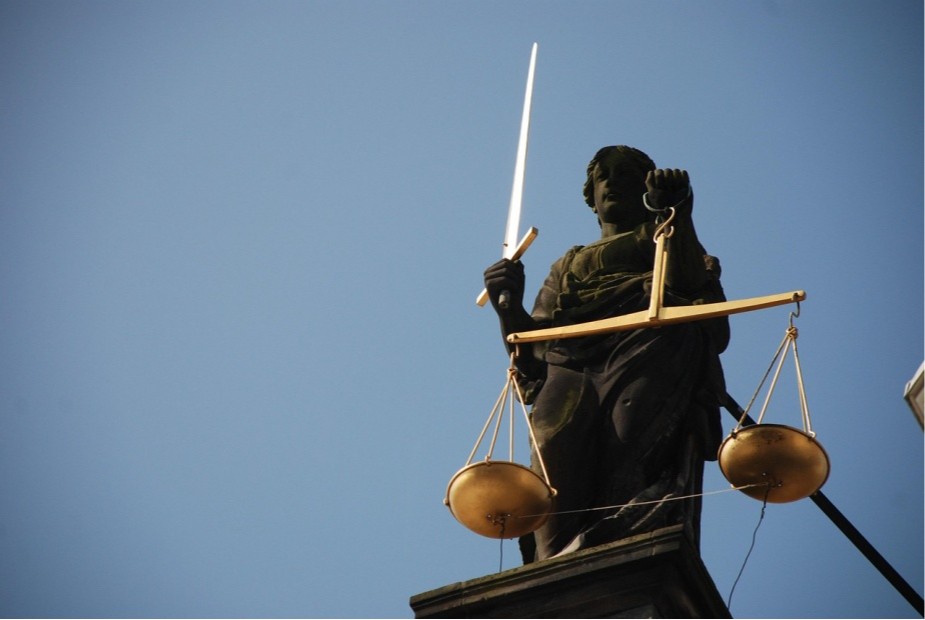 TST consolida tema estipulando que é devida a incidência da multa do artigo 477, § 8°, da CLT, pelo reconhecimento de rescisão indireta pelo Judiciário