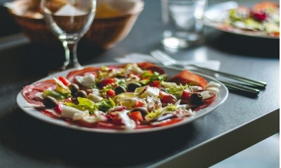 Governo do Brasil reforça aplicação das regras do auxílio-alimentação e refeição para todas as empresas