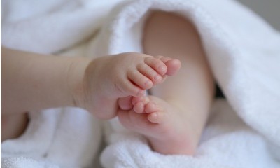 Empregada que faltou para acompanhar filho tem descontos salariais restituídos