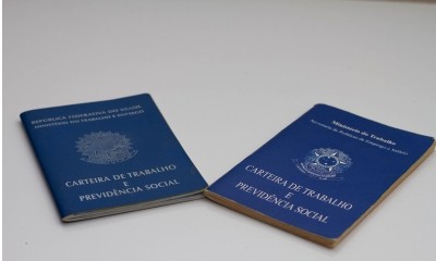 Afastada a condenação por dano moral pela ausência de anotação na CTPS sem prova de lesão ao direito de personalidade