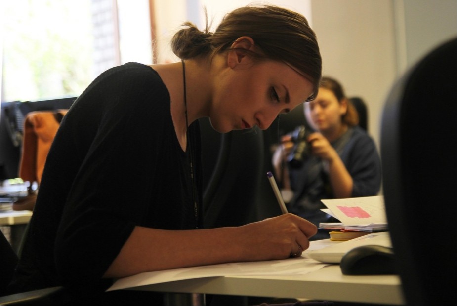 Sem onerosidade e subordinação jurídica não se pode reconhecer relação de emprego