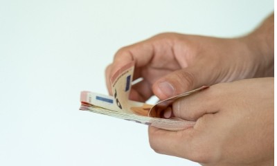 TST consolida tema - O valor da multa devida em caso de atraso no pagamento das verbas rescisórias corresponde a todas as verbas de natureza salarial