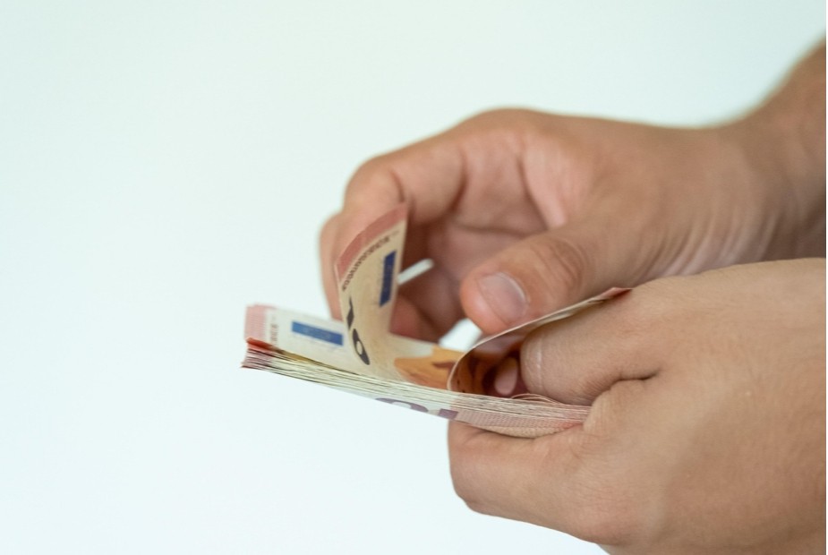 TST consolida tema - O valor da multa devida em caso de atraso no pagamento das verbas rescisórias corresponde a todas as verbas de natureza salarial