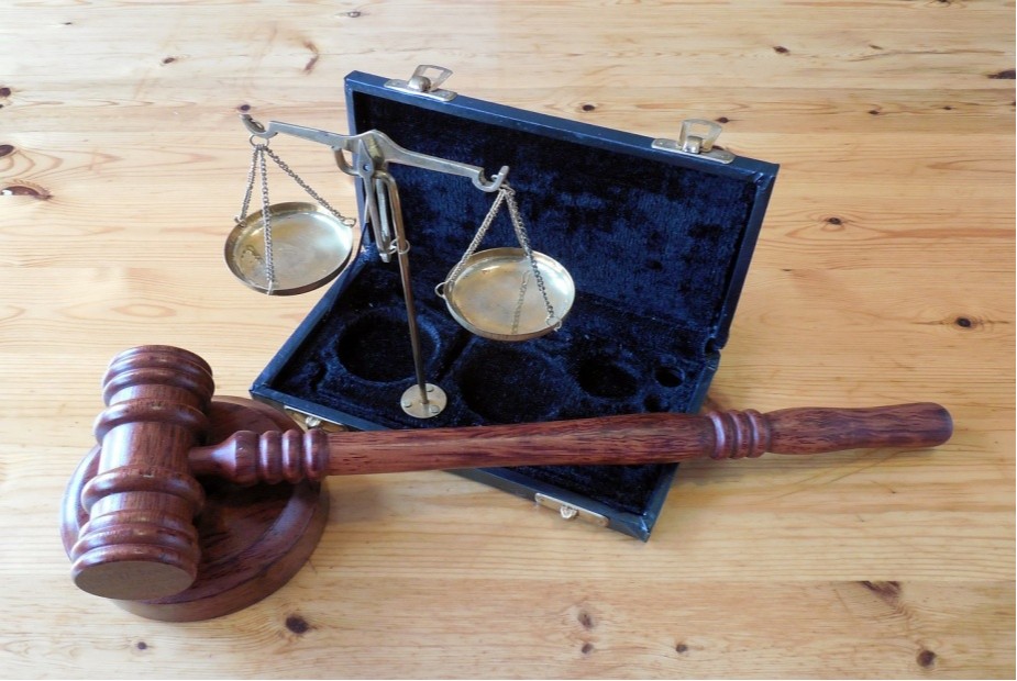 Nulidade de contrato comercial autônomo deve passar pela justiça comum para posterior discussão no judiciário trabalhista
